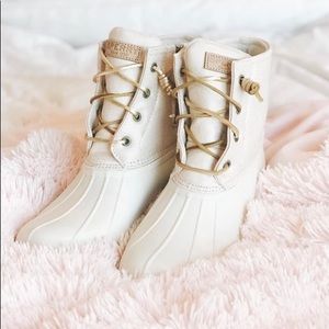 Gold and white Sperry duck boots ✨